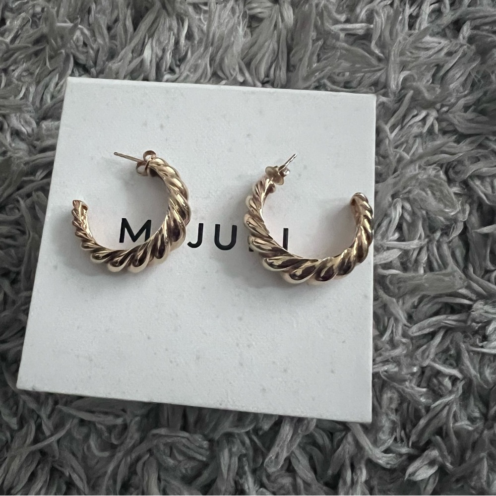 Mejuri Large Croissant Dome Hoops Gem